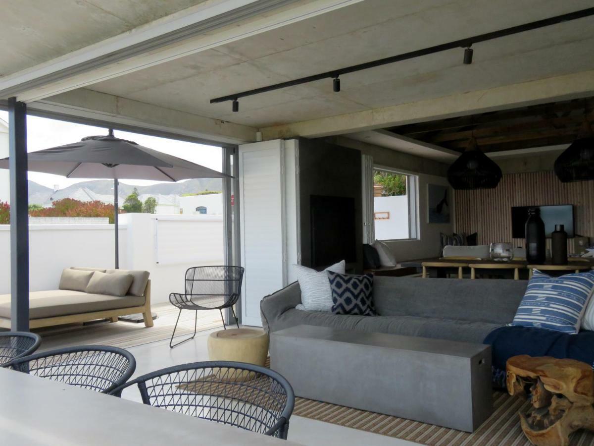 Troon Beach Cottage Hermanus Εξωτερικό φωτογραφία