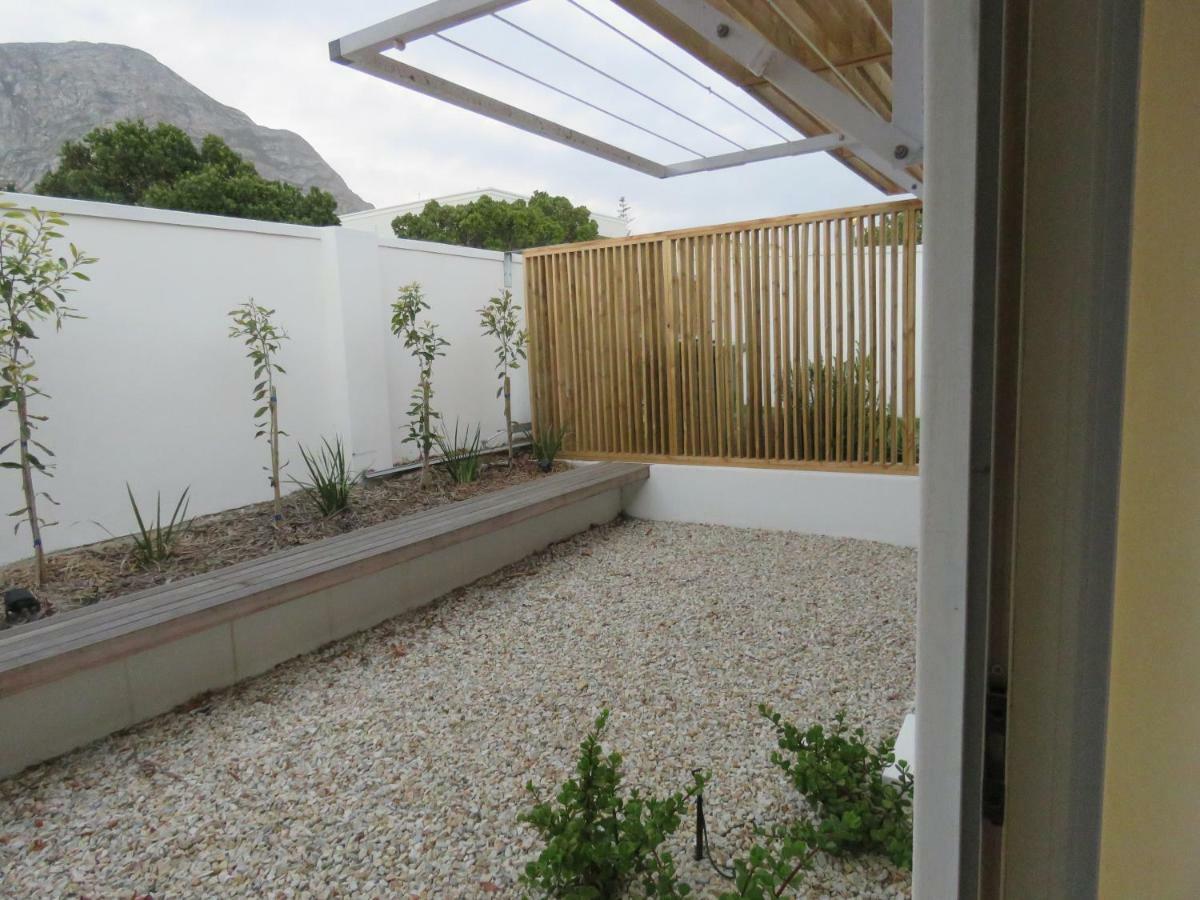 Troon Beach Cottage Hermanus Εξωτερικό φωτογραφία